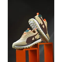 glitchez Men Colourblocked Sneakers