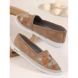 Denill Embroidered Casual Shoes