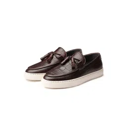 SHUTIQ Men Textured Leather Slip-On Sneakers