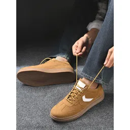 The Roadster Lifestyle Co Men Textured Round Toe Lace-Ups Sneakers