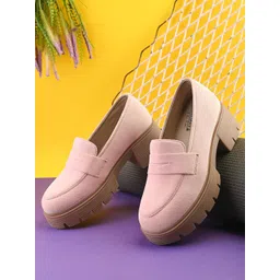 The Roadster Lifestyle Co Women Casual Block-Heeled Chunky Boots