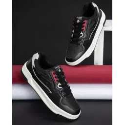 Men Colourblock Lace-Up Sneakers 