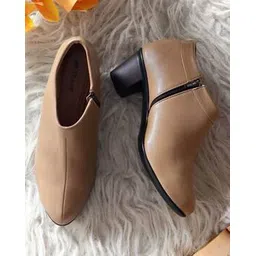 Women Boots with Synthetic Upper