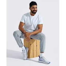 Men Round-Toe Lace-Up Sneakers