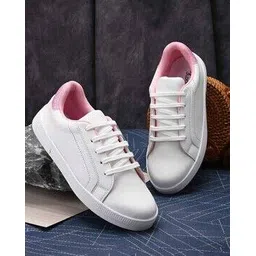 Women Low-Top Lace-Up Sneakers