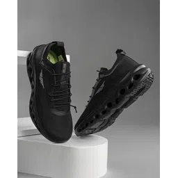 Men Round-Toe Sports Shoes with Lace Fastening