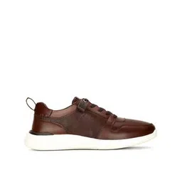 Men Low-Top Round-Toe Lace-Up Sneakers