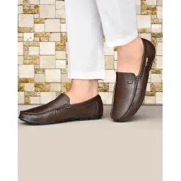 Solid Slip-On Casual Shoes