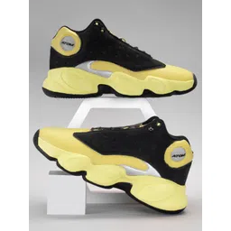 Atom Men Colourblocked Round Toe Sneakers