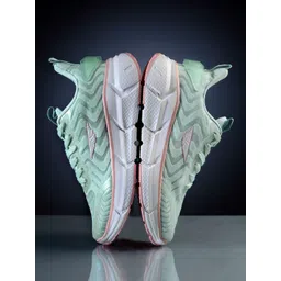 Red Tape Women Green Mesh Sport Shoes