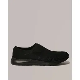 Men Low-Top Slip-On Sneakers