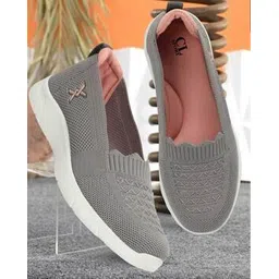 Women Slip-On Casual Shoes