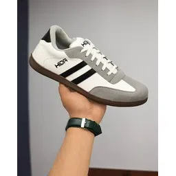 Men Lace Up Sneaker