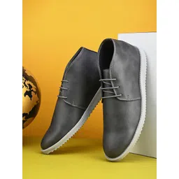 The Roadster Lifestyle Co. Men Grey Lightweight Comfort Insole Contrast Sole Sneakers