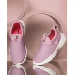 Women Low-Top Walking Shoes with Slip-On Styling