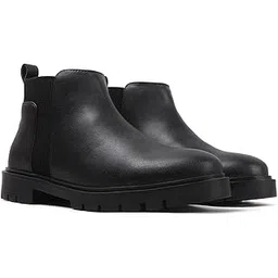 Women's Slip-On Chelsea Ankle Boot - Chunky Lug Sole Modern Boots