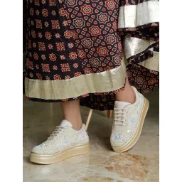 HVNLY by Shoetopia Women Cream Festive Sneakers