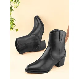 The Roadster Lifestyle Co. Women Heeled Zipper Boots