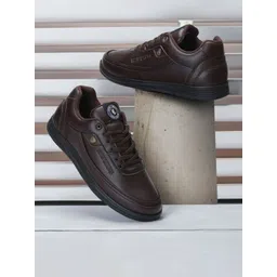 NEW LIMITS Men Sneakers