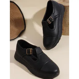 Denill Comfortable Slip-On Sneakers