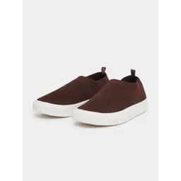 Styli Men Textured Slip-On Sneakers