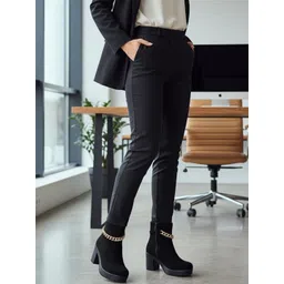 Shoetopia Women Block-Heeled Embellished Regular Boots