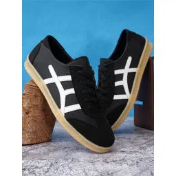 LeatherKraft Men Colourblocked Sneakers