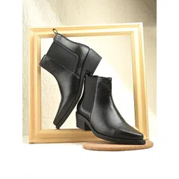 BIZZARO Pointed-Toe Chelsea Boots