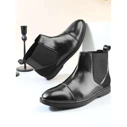 Roadster Men PU Round Toe Slip On Chelsea Boots