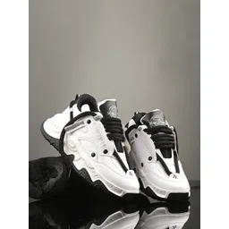 ARIVO Men Colourblocked Sneakers