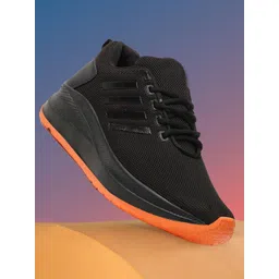 glitchez Men Textured Sneakers