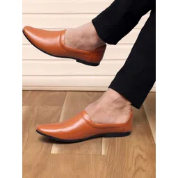 Groofer Men Slip-On Sneakers