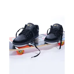 DOUBLE TAPE Men Sneakers