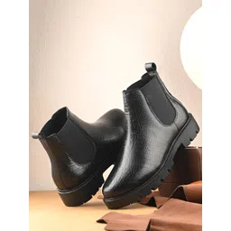 El Paso Women Textured Block-Heeled Chelsea Boots