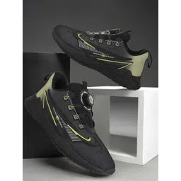 Deflow Men Colourblocked Lightweight Sneakers