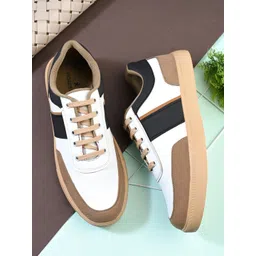 The Roadster Lifestyle Co Men Colourblocked Round Toe Lightweight Lace-Ups Sneakers