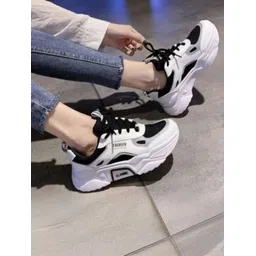 TRANING AND GYM SPORTS SHOES FOR MEN Training & Gym Shoes For Women