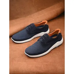 Overdrive Men Textured Round Toe Lightweight Suede Sneakers