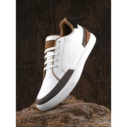 The Roadster Lifestyle Co. Men White & Brown Lightweight Comfort Insole Basics Sneakers