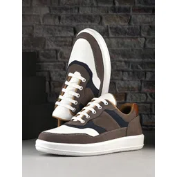 The Roadster Lifestyle Co. Men White Colourblocked Lightweight Shoes