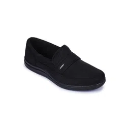 Liberty Men Round Toe Lightweight Canvas Slip-On Sneakers