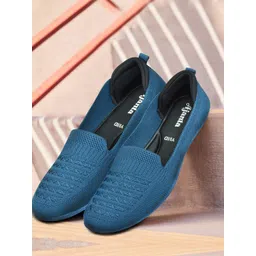 Ajanta Women Textured Lightwight Slip-On Sneakers