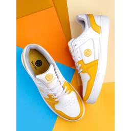 bacca bucci Men Simba Colourblocked Non-Slip Shock-Proof Sneakers