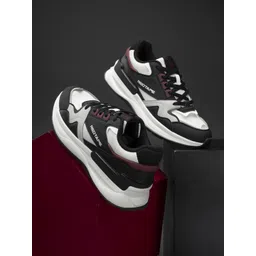 Red Tape Men Colourblocked Round Toe Memory Foam Sneakers