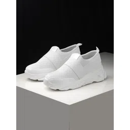 The Roadster Lifestyle Co. Women Textured Lightweight Slip-On Sneakers