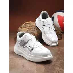 The Roadster Lifestyle Co. Women Lightweight Sneakers