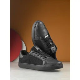 OFF LIMITS Men Colourblocked Sneakers