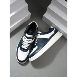 CLOG LONDON Men Colourblocked Sneakers