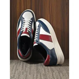 CLOG LONDON Men Colourblocked Sneakers