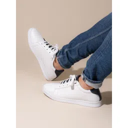 The Roadster Lifestyle Co Men Lightweight Casual Sneakers